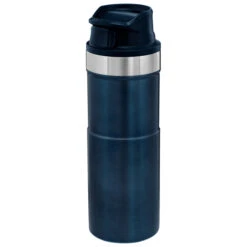 Stanley Classic Action Trigger Mug - Tasse -Extérieur Camping Équip Magasin stanley stanley classic action trigger mug tasse detail 4